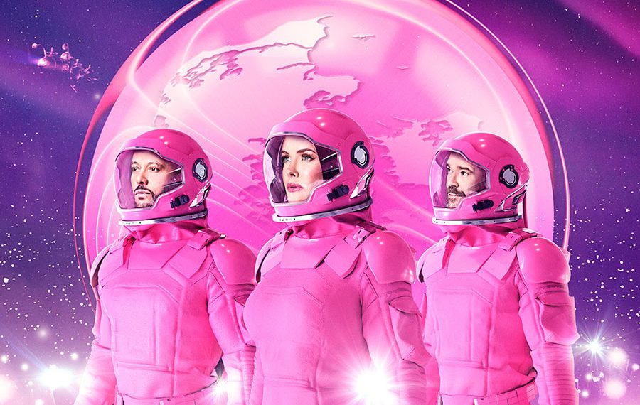 AQUA, der består af Lene Nystrøm, René Dif og Søren Rasted. Gruppen har siden 2016 turneret verden rundt med deres otte personers live-band.