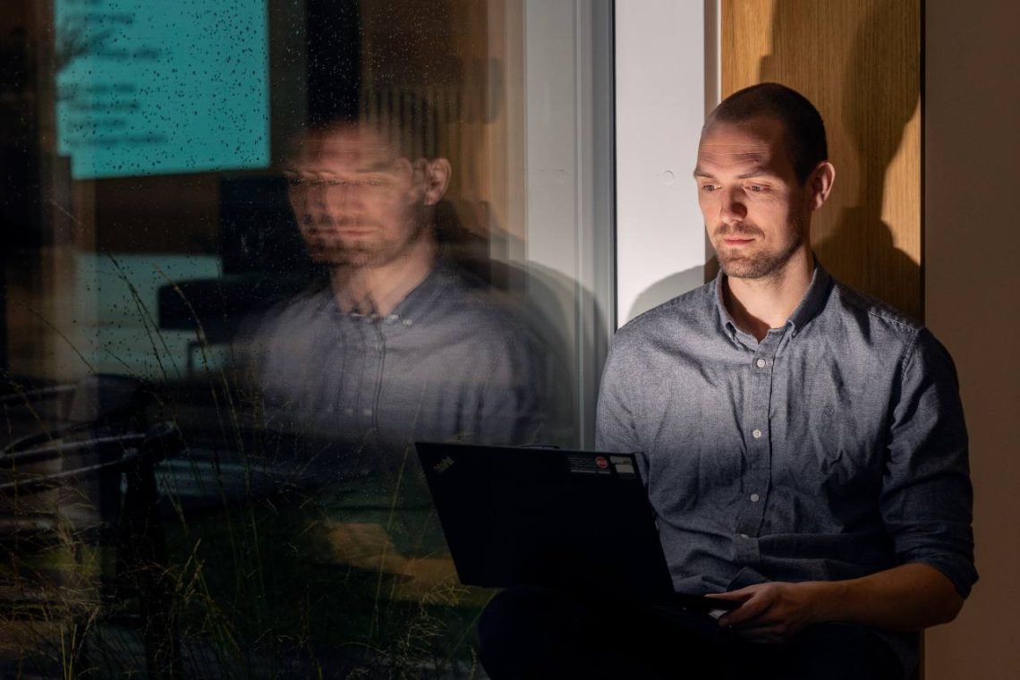 Klinisk forsker Anders Aasted Isaksen har studeret danske sundhedsdata for knap en kvart million personer med type 2-diabetes i Danmark.