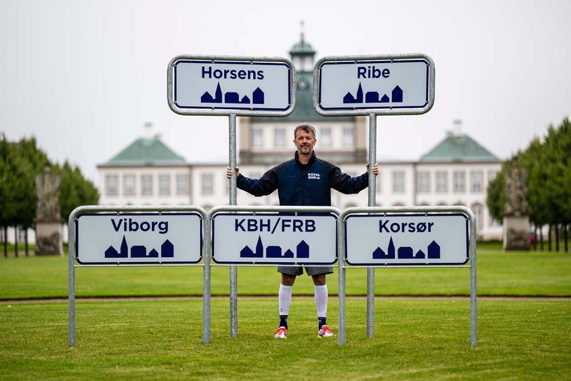 H.M. Kongen præsenterer værtsbyerne til Royal Run '25. Foto: Matthew James/Royal Run. Må bruges til redaktionel omtale.